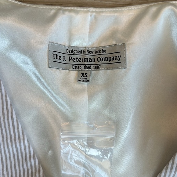 J peterman Florentine Seersucker Vest Color: Khaki White size xs NWOT - Picture 2 of 5